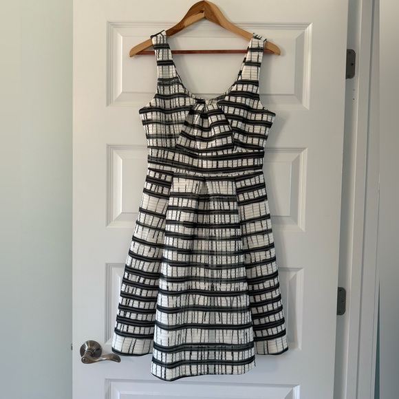 Tracy Reese NWOT Striped Dress size 6 - Picture 1 of 4
